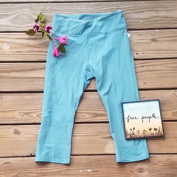 Free People Cropped Get Shorty Leggings - Picture 2 of 5